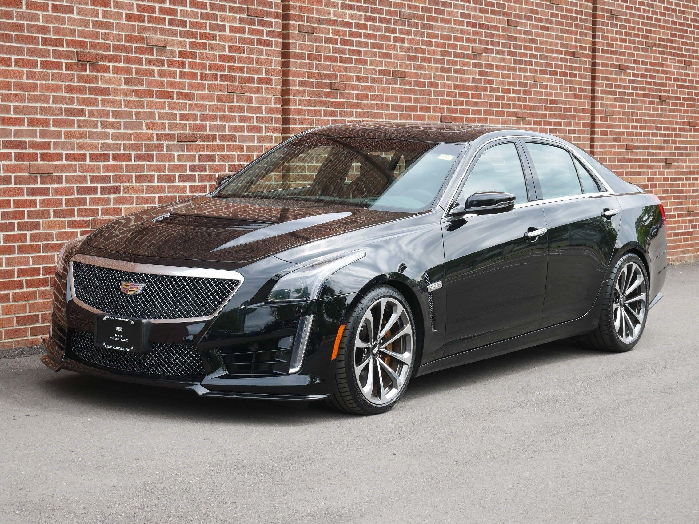Shop Pre-Owned Cadillac SUV Specials Near Minneapolis, MN